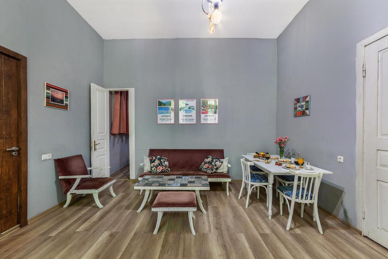 Hostel Indie Mindie Tbilisi Exteriör bild