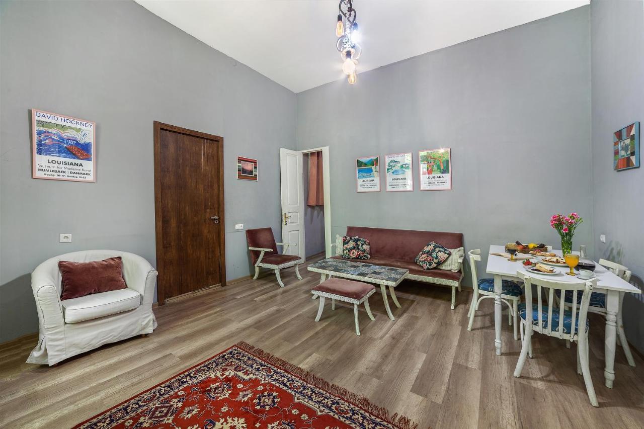 Hostel Indie Mindie Tbilisi Exteriör bild